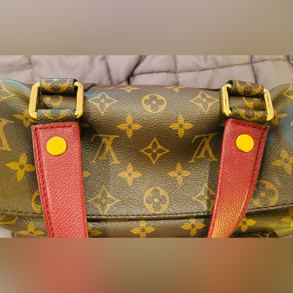 Louis Vuitton Manhattan NM in Raisin EUC - Picture 14 of 14